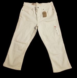 Levi NWT Capri Womans White size 30